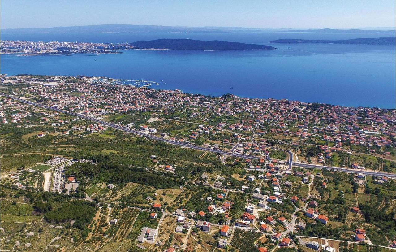 1 Bedroom Stunning Apartment In Kastel Gomilica Kastela Exterior photo