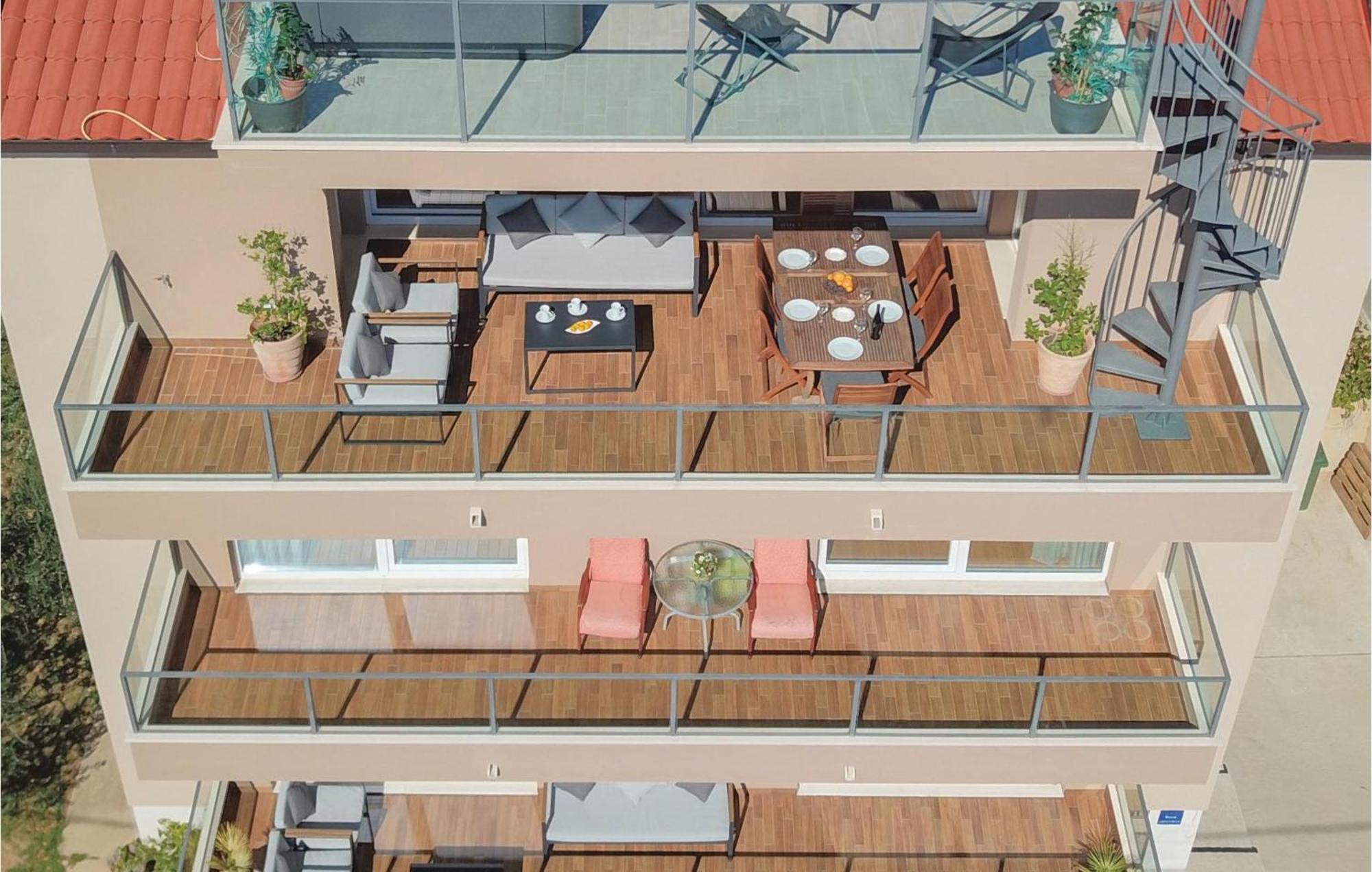 1 Bedroom Stunning Apartment In Kastel Gomilica Kastela Exterior photo